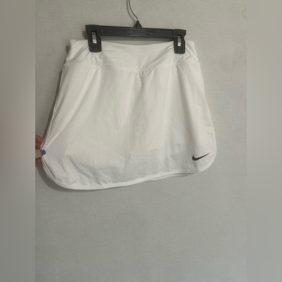 Nike skirt - Picture 3 of 8